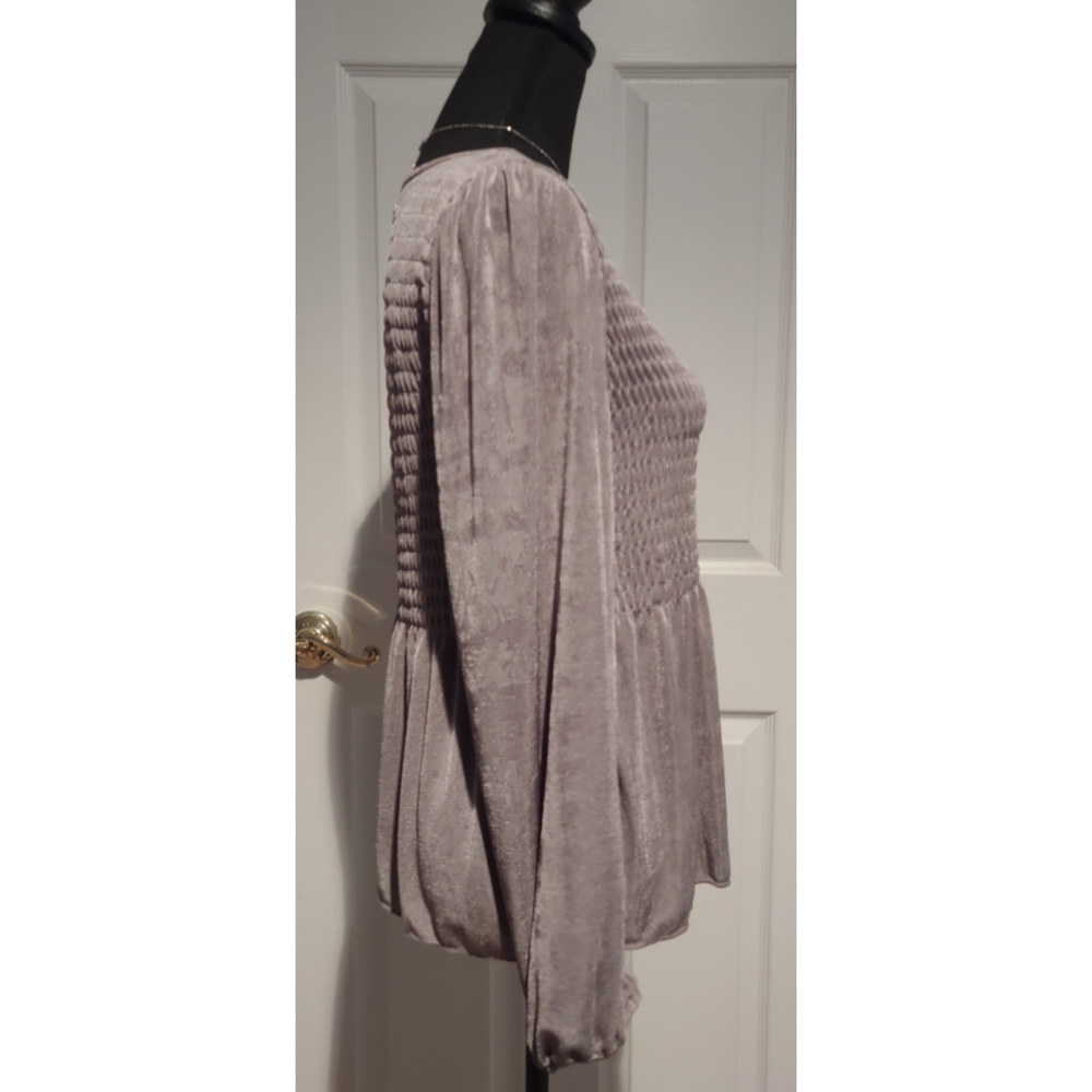 NWT! URBAN 💗 ROMANTICS - Picture 2 of 4